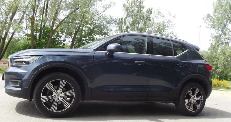 Volvo XC 40 cena 87900 przebieg: 148200, rok produkcji 2018 z Ciechanów małe 254